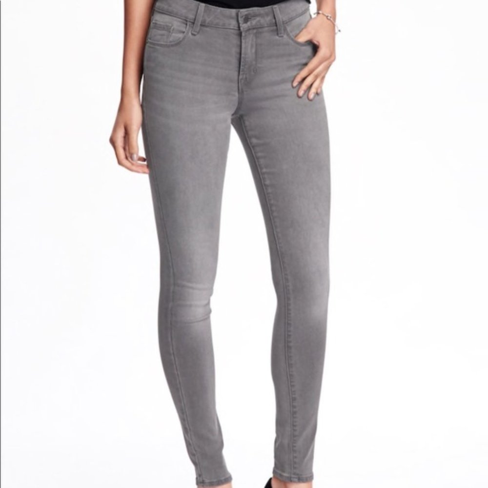 Old Navy Women's Gray Mid-Rise Rockstar Jeans - Size 2 Regular